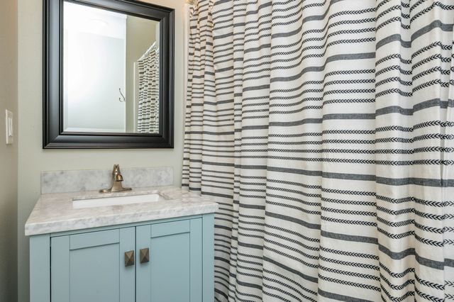 4921 Walker Circle, Johnston, IA 50131