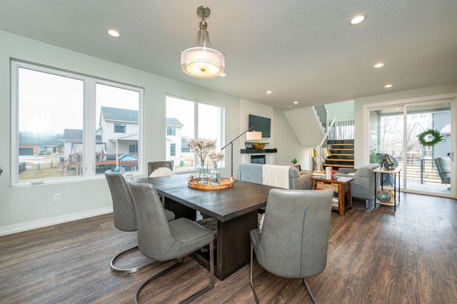 4921 Walker Circle, Johnston, IA 50131