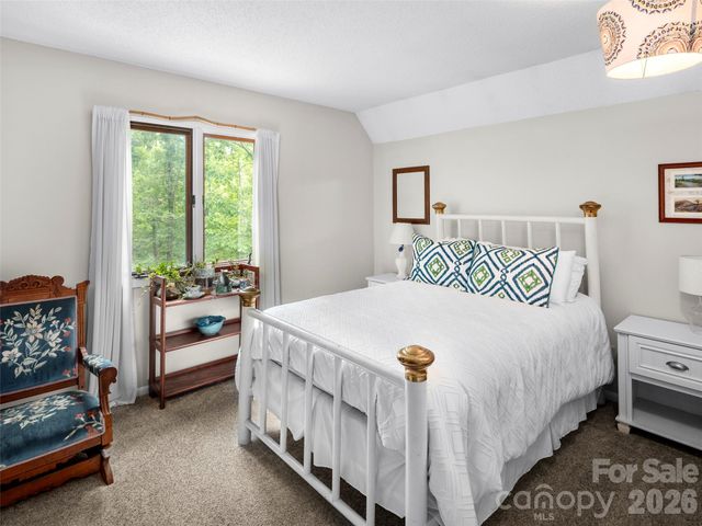 756 Pole Creasman Road, Asheville, NC 28806