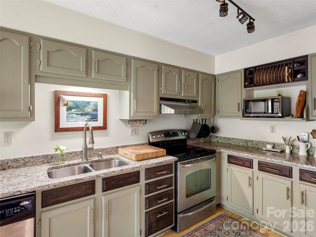 756 Pole Creasman Road, Asheville, NC 28806