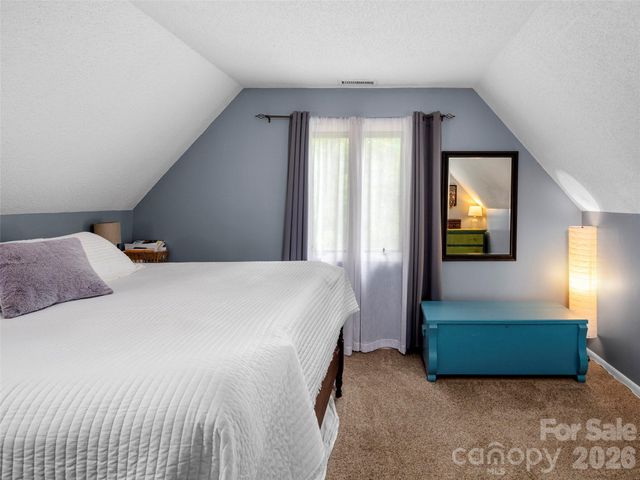 756 Pole Creasman Road, Asheville, NC 28806