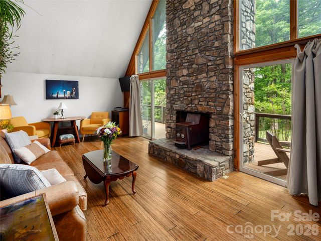 756 Pole Creasman Road, Asheville, NC 28806