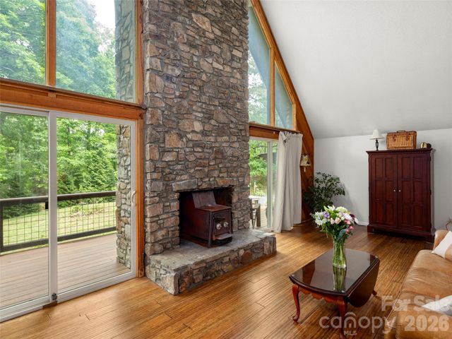 756 Pole Creasman Road, Asheville, NC 28806