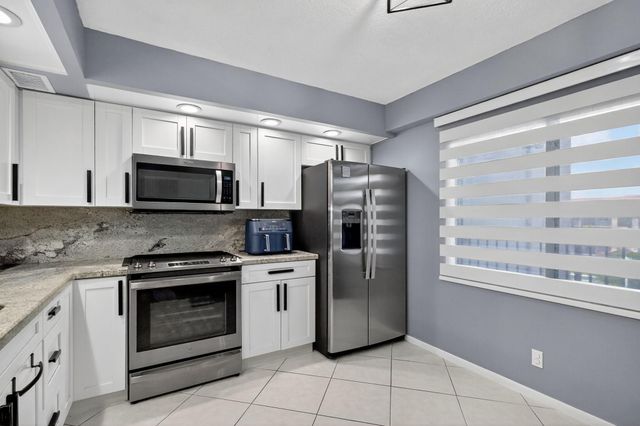 13100 SW 11th Ct 407, Pembroke Pines, FL 33027