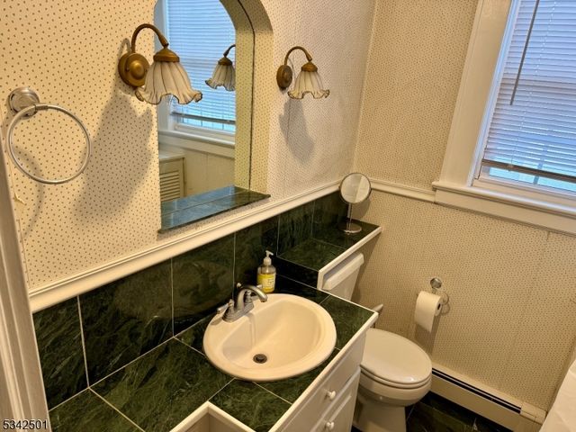 175 Sunset Ave, North Arlington Boro, NJ 07031