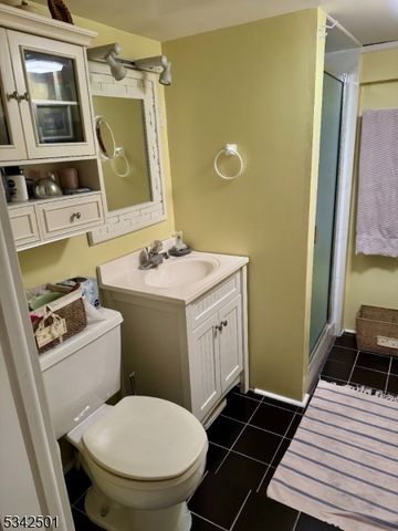 175 Sunset Ave, North Arlington Boro, NJ 07031