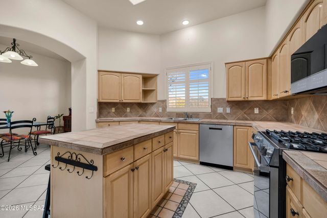 1502 N Coral Bells Drive, Tucson, AZ 85745