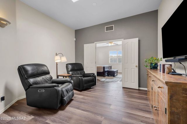 1502 N Coral Bells Drive, Tucson, AZ 85745