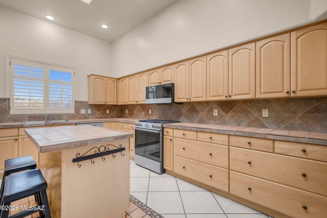 1502 N Coral Bells Drive, Tucson, AZ 85745