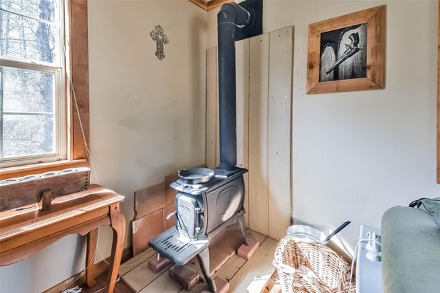 35 Old Sign Rd, Midway, TX 75852