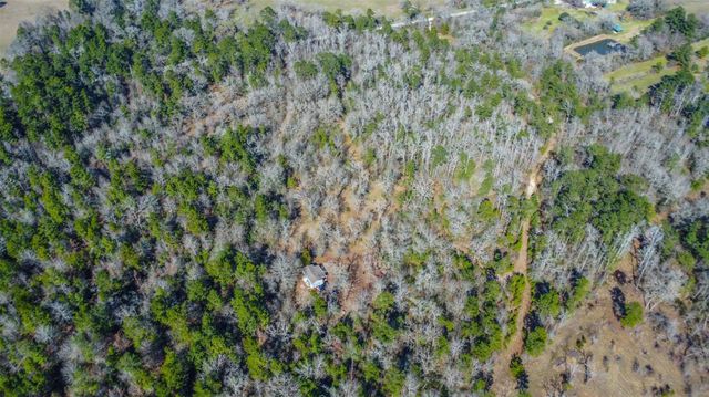 35 Old Sign Rd, Midway, TX 75852