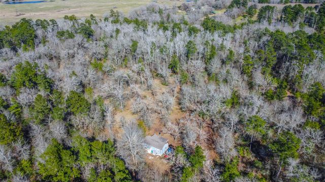 35 Old Sign Rd, Midway, TX 75852