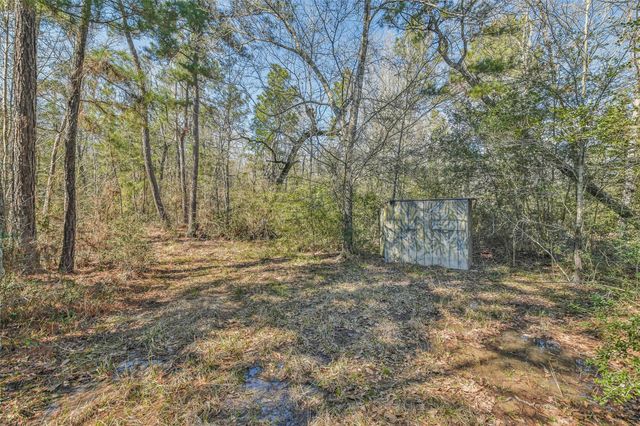 35 Old Sign Rd, Midway, TX 75852