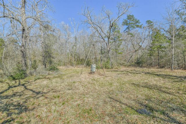 35 Old Sign Rd, Midway, TX 75852