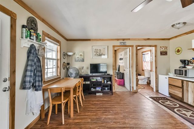 35 Old Sign Rd, Midway, TX 75852