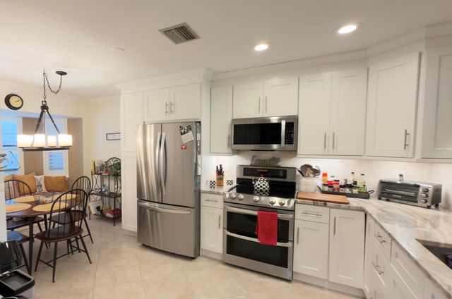 3152 DEER CREEK LAKE SHORE Drive, Deerfield Beach, FL 33442