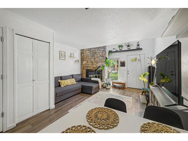 1685 S Blackhawk Way B, Aurora, CO 80012