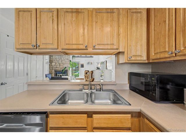 1685 S Blackhawk Way B, Aurora, CO 80012