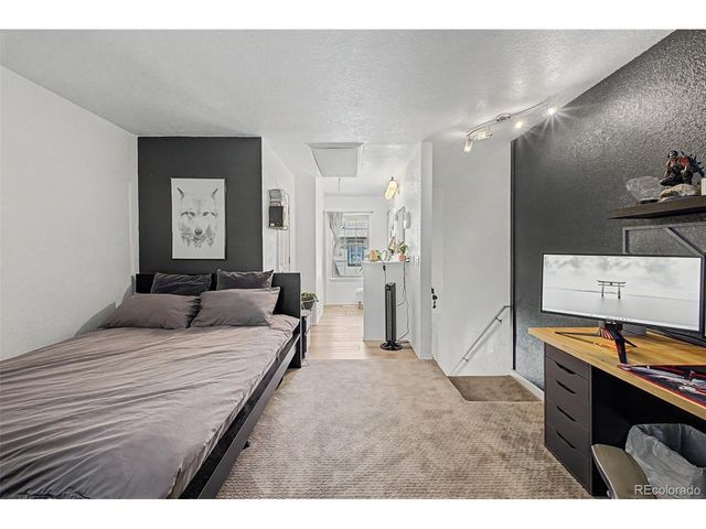 1685 S Blackhawk Way B, Aurora, CO 80012