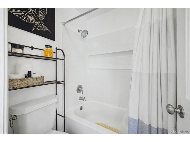 1685 S Blackhawk Way B, Aurora, CO 80012