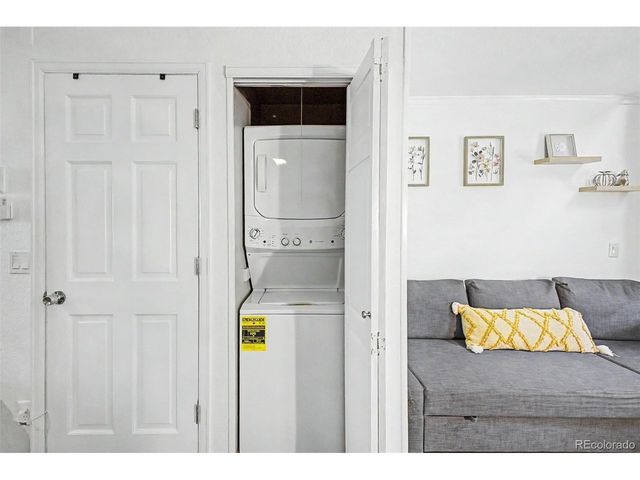 1685 S Blackhawk Way B, Aurora, CO 80012