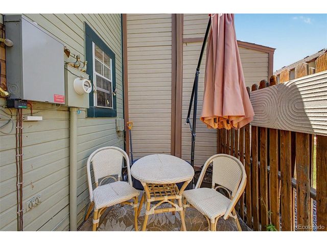 1685 S Blackhawk Way B, Aurora, CO 80012