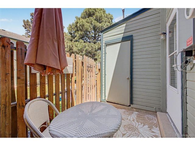 1685 S Blackhawk Way B, Aurora, CO 80012