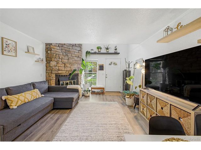 1685 S Blackhawk Way B, Aurora, CO 80012
