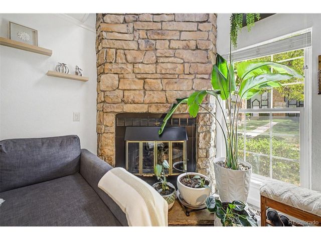 1685 S Blackhawk Way B, Aurora, CO 80012
