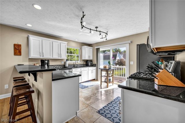 2723 Sexton Court, Broadview Heights, OH 44147