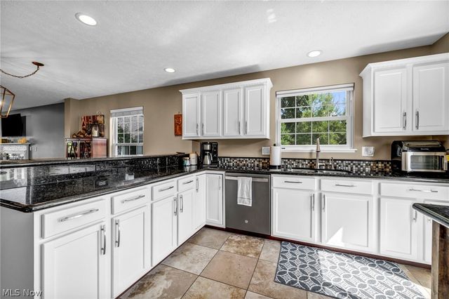 2723 Sexton Court, Broadview Heights, OH 44147