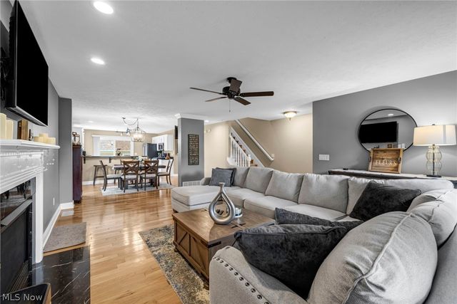 2723 Sexton Court, Broadview Heights, OH 44147