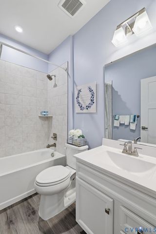 4860 Bacova Village Trl, Glen Allen, VA 23059
