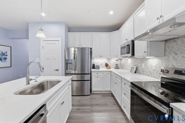 4860 Bacova Village Trl, Glen Allen, VA 23059