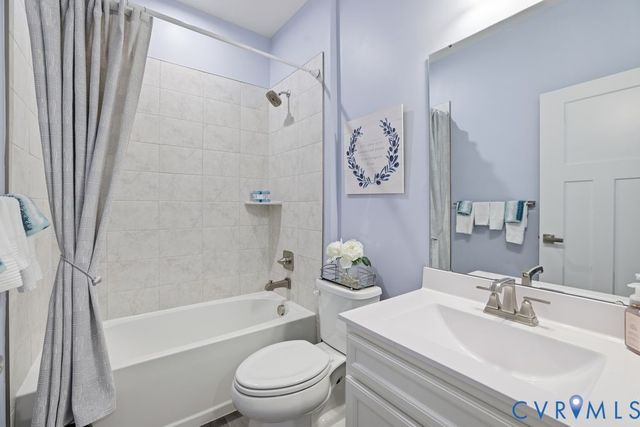 4860 Bacova Village Trl, Glen Allen, VA 23059