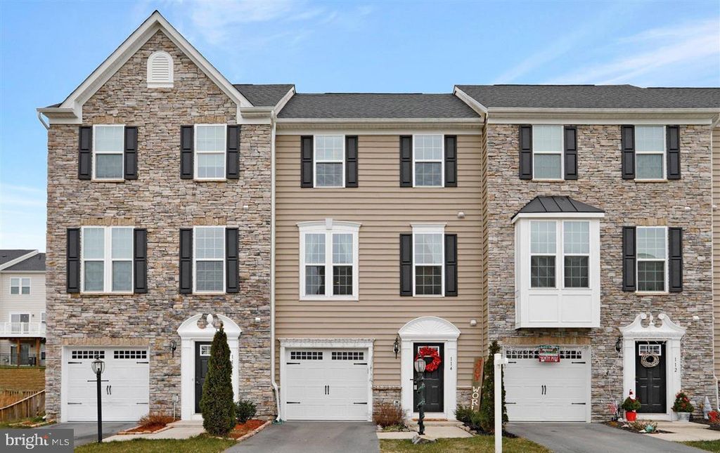 114 CHAMOMILE CT, Lake Frederick, VA 22630