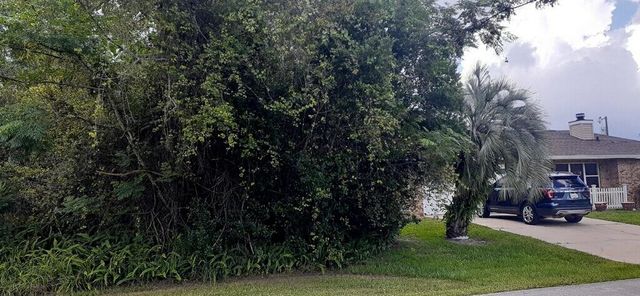 2046 Galahad Drive, Deltona, FL 32738