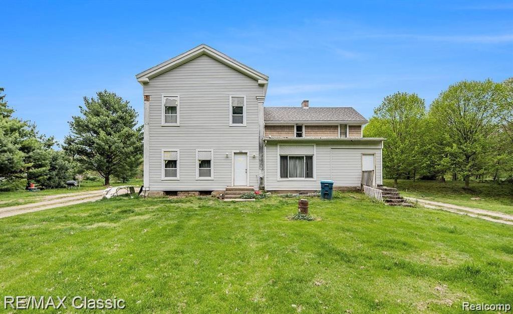 2520 W C Avenue, Kalamazoo, MI 49009