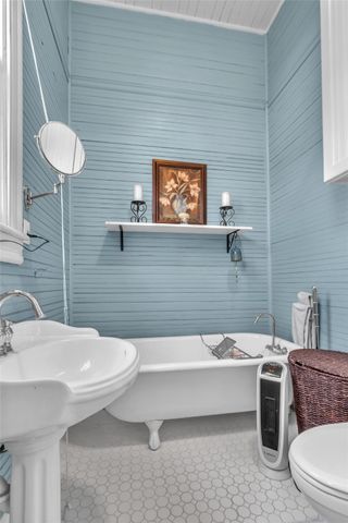 408 S Center Street, Forney, TX 75126