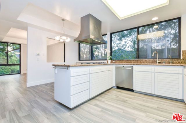 268 S Lasky Drive 204, Beverly Hills, CA 90212