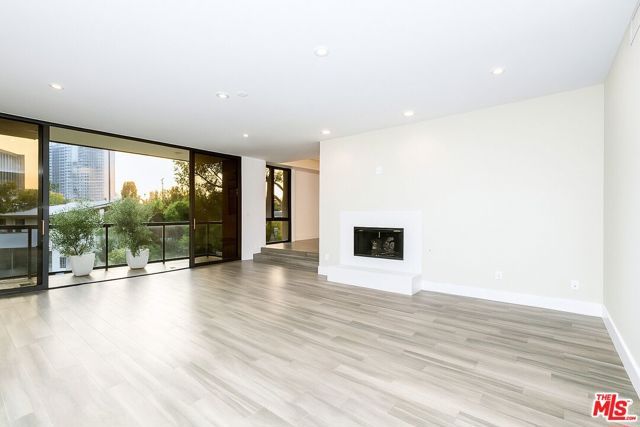 268 S Lasky Drive 204, Beverly Hills, CA 90212