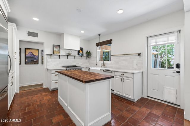 130 E ALVARADO Road, Phoenix, AZ 85004