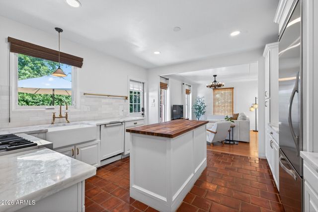 130 E ALVARADO Road, Phoenix, AZ 85004