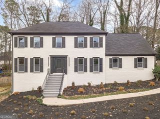 380 Cardigan Circle SW, Lilburn, GA 30047