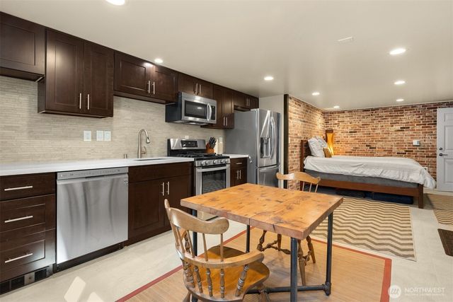 4605 49th Avenue S, Seattle, WA 98118