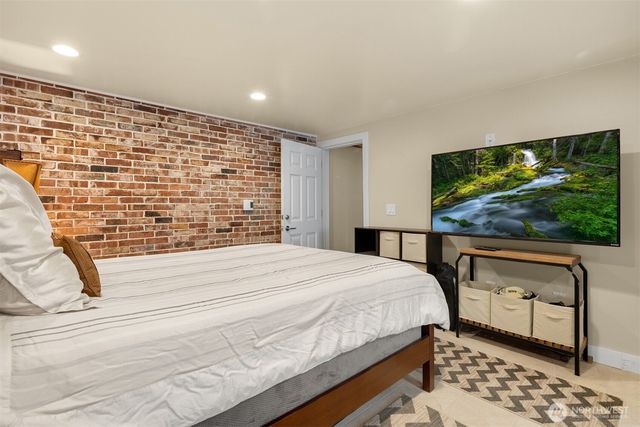 4605 49th Avenue S, Seattle, WA 98118