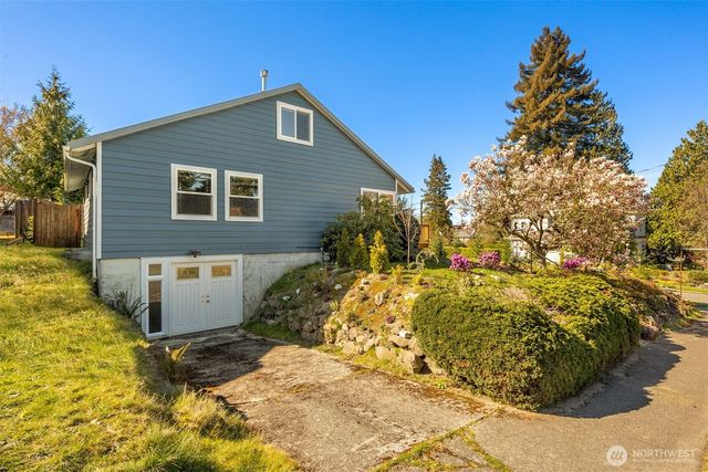 4605 49th Avenue S, Seattle, WA 98118