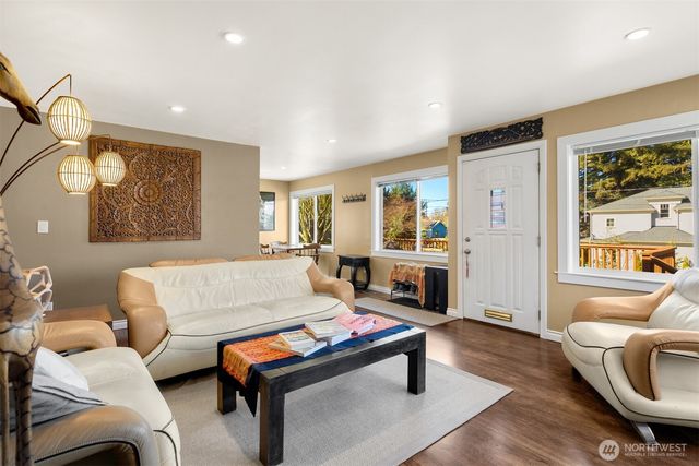 4605 49th Avenue S, Seattle, WA 98118