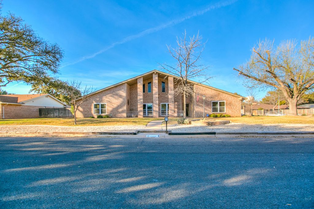 3002 Palo Duro Drive, San Angelo, TX 76904