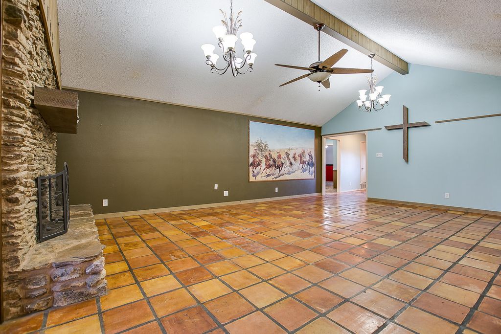 Image 10 of property listing at 3002 Palo Duro Drive, San Angelo, TX 76904